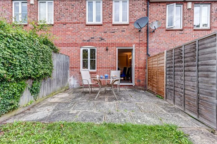 2 Bedroom Terraced House To Rent In Short-Term Let, Week Minimum, White Leys Close, Didcot, OX11