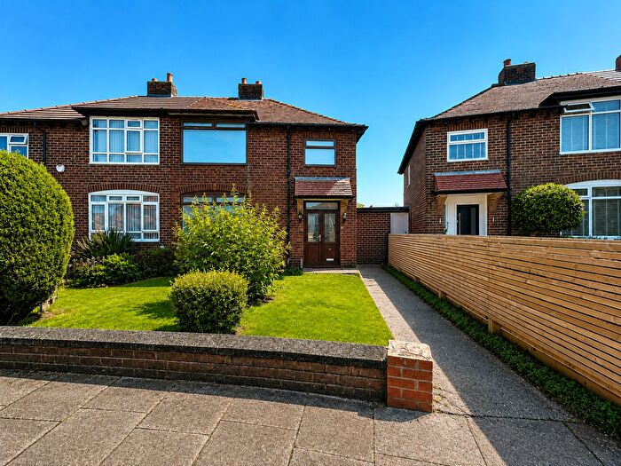 3 Bedroom Semi-Detached House For Sale In Grantham Road, Southport, PR8