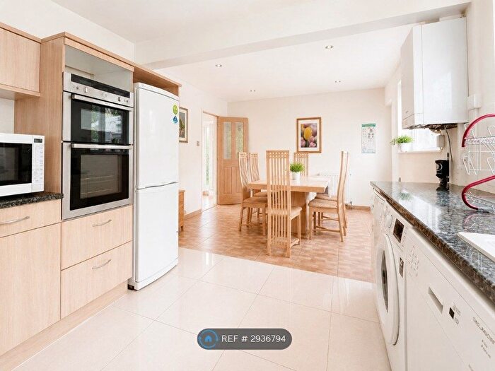 4 Bedroom Detached House To Rent In Hawthorn Gardens, Weston-Super-Mare, BS22