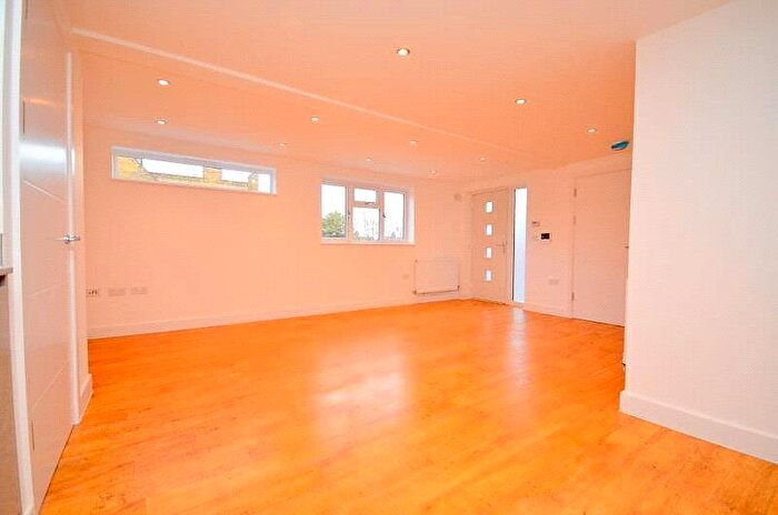 1 Bedroom Apartment To Rent In Station Road, Upminster, Essex, RM14