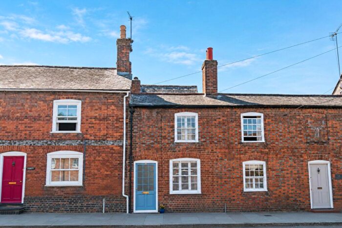 2 Bedroom Terraced House For Sale In High Street, Hungerford, Berkshire, RG17