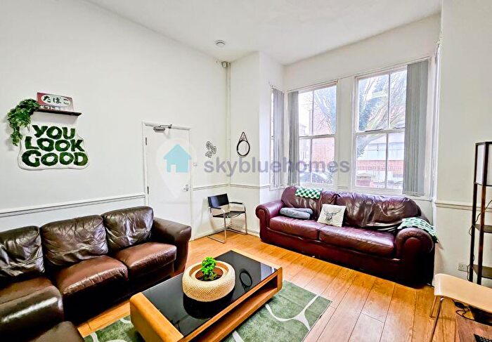 7 Bedroom Terraced House To Rent In Tichborne Street, Leicester, LE2