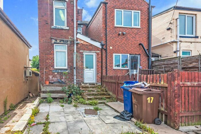 3 Bedroom End Of Terrace House For Sale In The Green, Shafton, Barnsley, S72