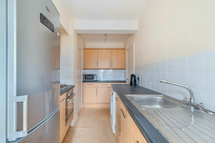 2 Bedroom Apartment To Rent In Osborne Road, Southsea, PO5