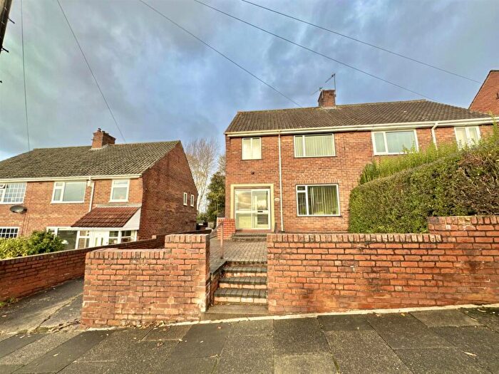 3 Bedroom Semi Detached House For Sale In Ventnor Gardens, Gateshead, NE9