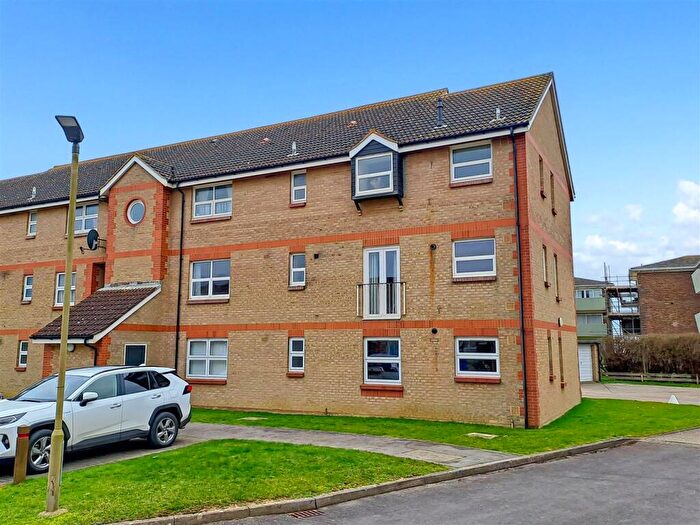2 Bedroom Apartment To Rent In The Gilberts, Rustington, BN16