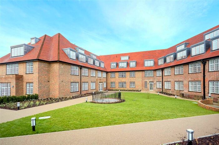 2 Bedroom Apartment To Rent In Linden Court, Lesbourne Road, Reigate, Surrey, RH2