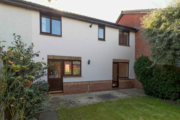 2 Bedroom Terraced House To Rent In Tennyson Avenue, Biggleswade, SG18