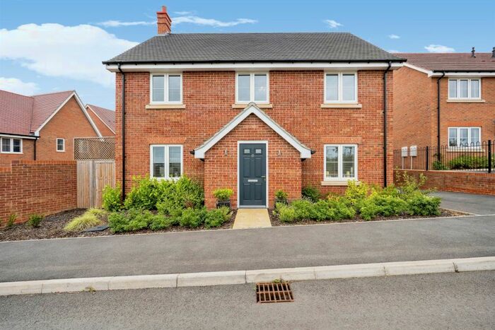 4 Bedroom Detached House For Sale In Blencowe Crescent, Steeple Claydon, Buckingham, MK18