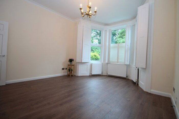 2 Bedroom Flat To Rent In Foxgrove Road, Beckenham, BR3