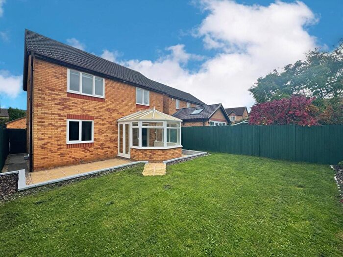4 Bedroom Detached House For Sale In Nicholls Close, Barton-Le-Clay, MK45