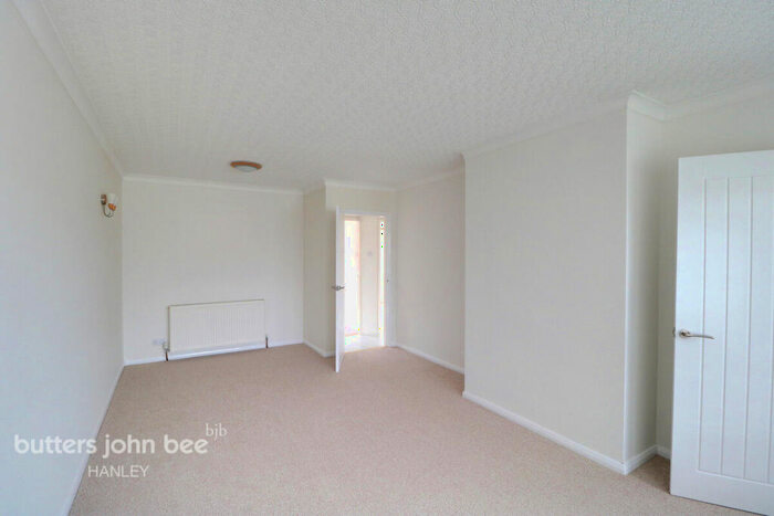 2 Bedroom Semi-Detached Bungalow For Sale In Wallis Way, Stoke On Trent, ST2