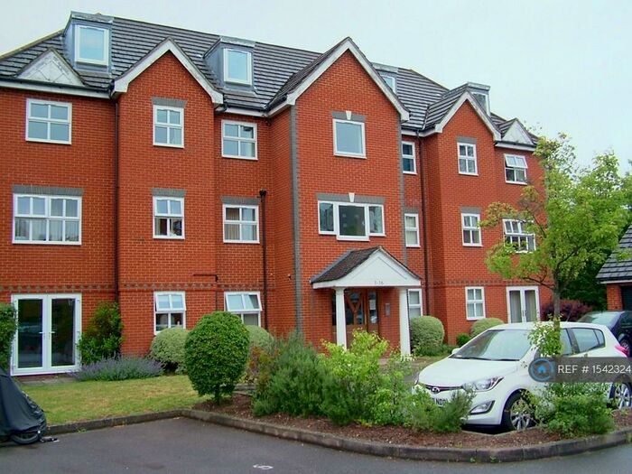 2 Bedroom Flat To Rent In Vale Farm Road, Woking, GU21