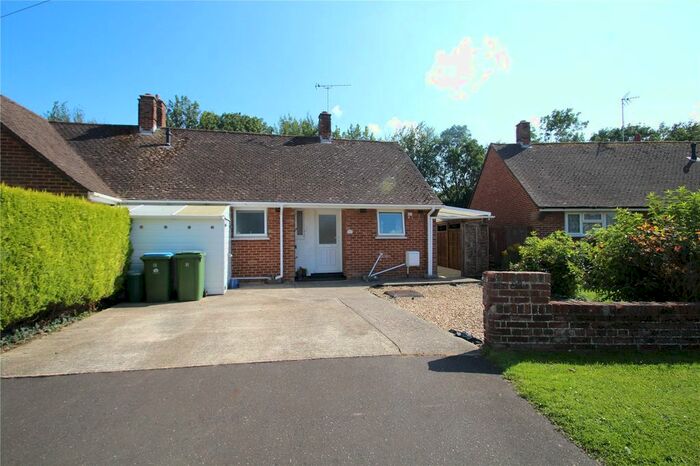 2 Bedroom Bungalow To Rent In Belyngham Crescent, Wick, Littlehampton, BN17