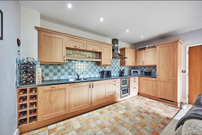 2 Bedroom Apartment To Rent In Camp Road, St. Albans, Hertfordshire, AL1