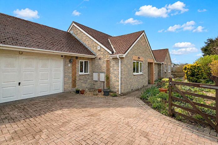 3 Bedroom Detached Bungalow For Sale In Townsend Close, Mere, Warminster, BA12