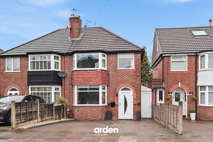 3 Bedroom Semi Detached House For Sale In Green Acres Road, Birmingham, B38