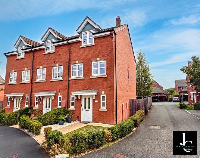 3 Bedroom End Of Terrace House For Sale In Yew Tree Meadow, Hadley, Telford, TF1