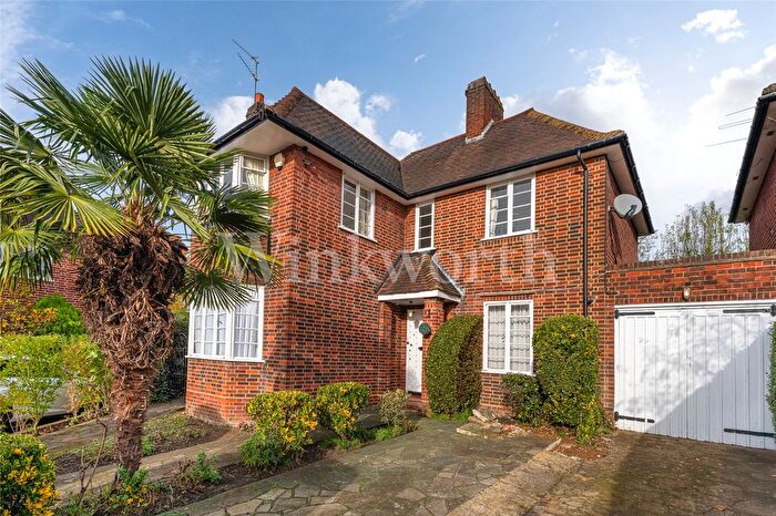 4 Bedroom Detached House To Rent In Harford Walk, London, N2