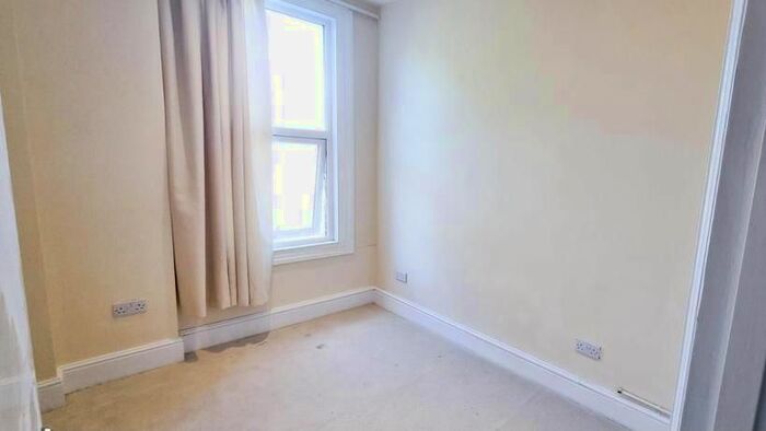 4 Bedroom Flat To Rent In Redbourne Avenue, London, N3