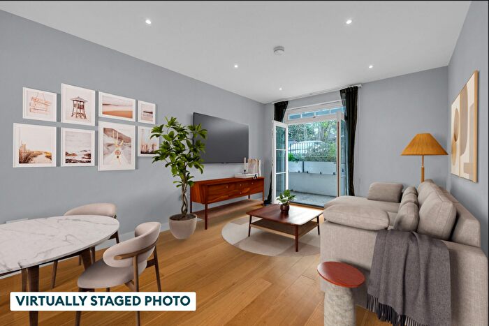 3 Bedroom Flat For Sale In Mycenae Road Blackheath, SE3