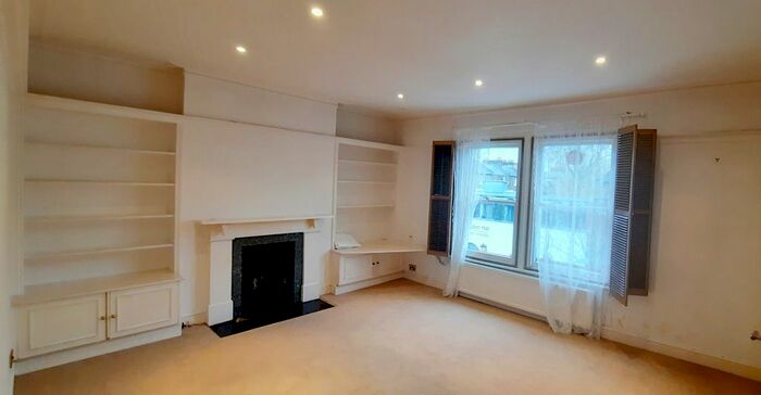 2 Bedroom Flat To Rent In Poplar Grove, London, W6