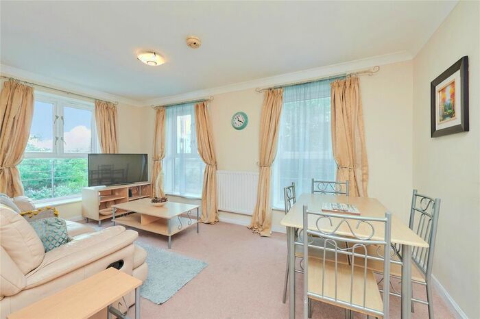 2 Bedroom Flat To Rent In Henry Purcell House, Evelyn Road, E16