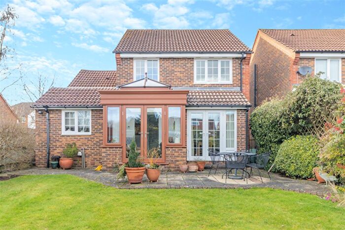 3 Bedroom Detached House For Sale In Williamson Way, Mill End, Rickmansworth, WD3