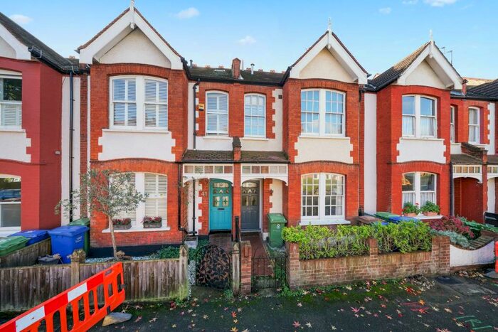 4 Bedroom Semi-Detached House To Rent In Playfield Crescent, London, SE22