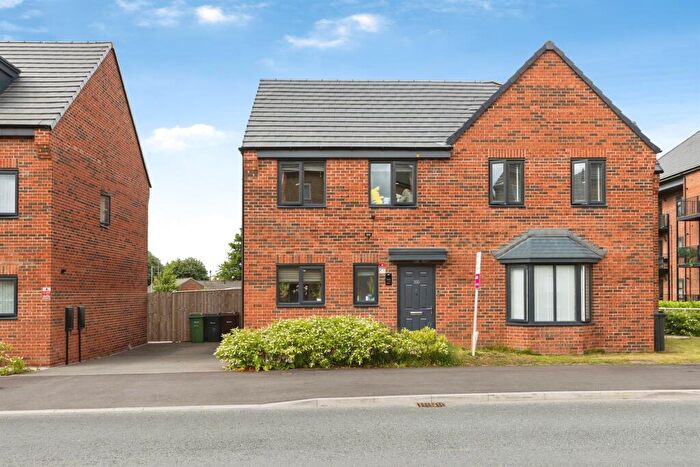 3 Bedroom Semi-Detached House For Sale In Magnolia Road, Seacroft, Leeds, LS14