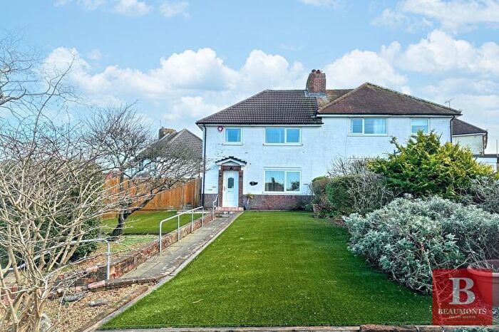 3 Bedroom Semi-Detached House For Sale In Hartfield Avenue, Brighton, BN1