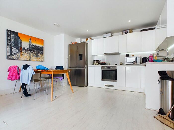 2 Bedroom Apartment To Rent In Cawthorne House, Dyke Road, BN1