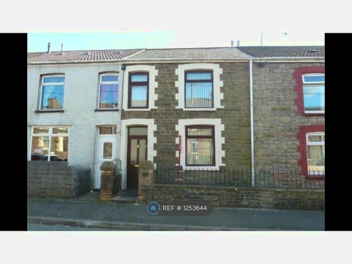 3 Bedroom Terraced House To Rent In Victoria Street, Caerau CF34