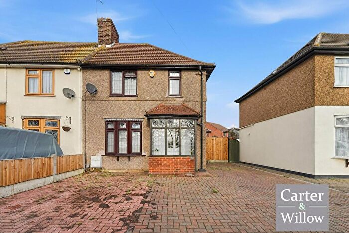3 Bedroom Semi Detached House For Sale In Parsloes Avenue, Dagenham, RM9