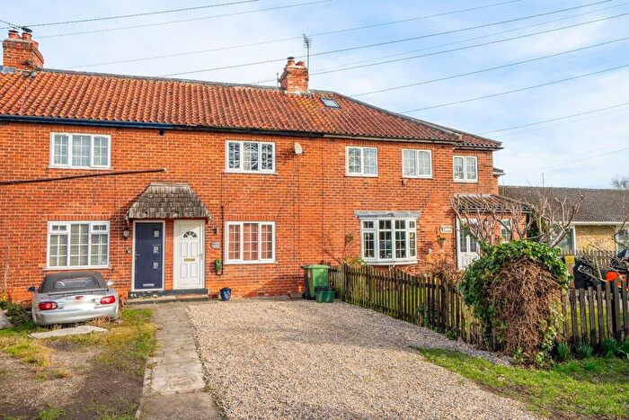 3 Bedroom Cottage For Sale In Algarth Terrace, Elvington, York, YO41