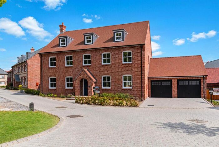 6 Bedroom Detached House For Sale In Kestrel Close, Wimborne Minster, BH21