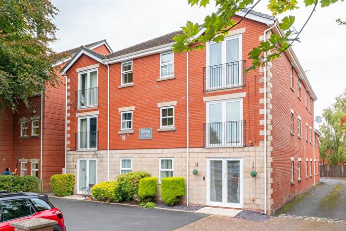 2 Bedroom Flat For Sale In Lancaster Gate, Leyland, PR25
