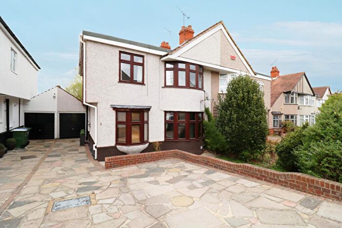 5 Bedroom Semi-Detached House To Rent In Collindale Avenue, Bexley, Sidcup, DA15