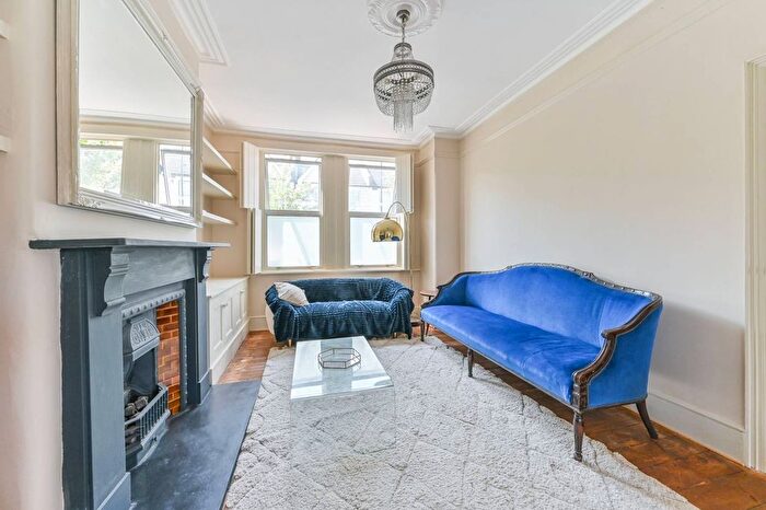 4 Bedroom Semi-detached House To Rent In Southcote Road, Norwood, London, SE25