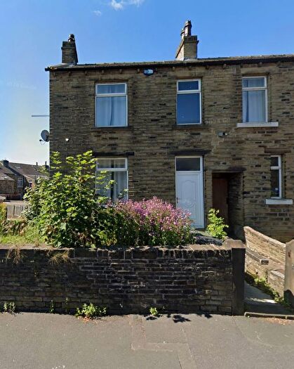 2 Bedroom Semi-Detached House For Sale In Spaines Road, Huddersfield, HD2