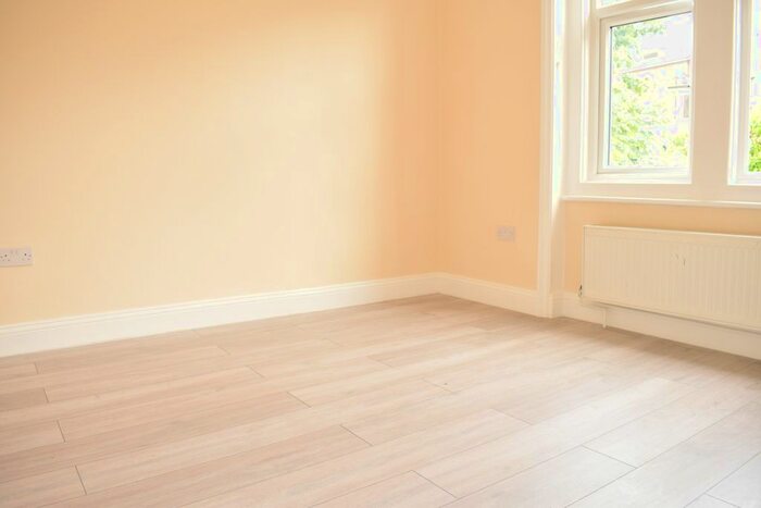 1 Bedroom Flat To Rent In Blakemore Road, London, SW16
