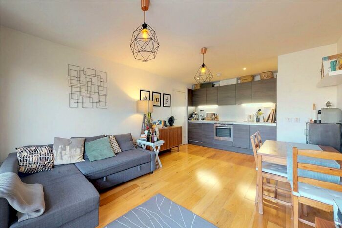 1 Bedroom Flat To Rent In Crampton Street, London, SE17