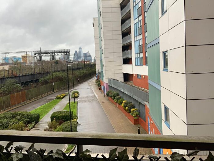 2 Bedroom Flat To Rent In Meath Crescent, London, E2