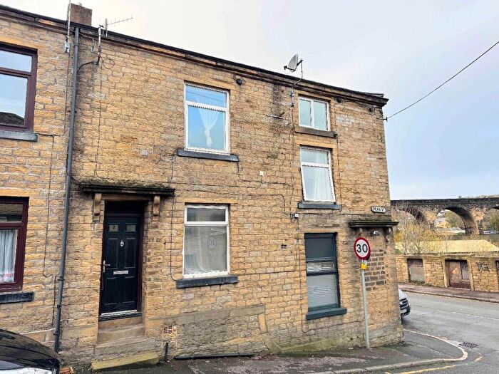 4 Bedroom Terraced House For Sale In Dean Street, Greetland, HX4