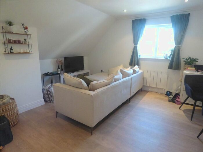 1 Bedroom Flat To Rent In Bloomsbury Close, Mill Hill, London, NW7
