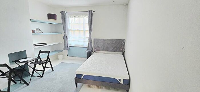 1 Bedroom House To Rent In Southbury Road, Enfield, EN1