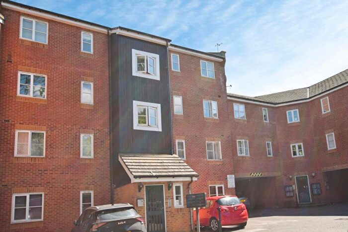 2 Bedroom Flat To Rent In London Road, Apsley, HP3