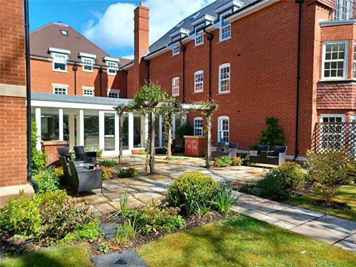 1 Bedroom Apartment To Rent In Dukes Ride, Crowthorne, Berkshire, RG45
