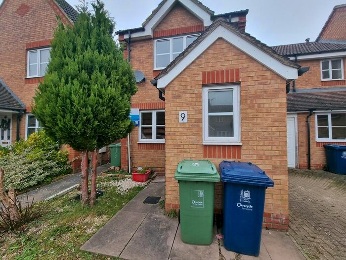 3 Bedroom Semi-Detached House To Rent In Acre Close, Oxford, OX3