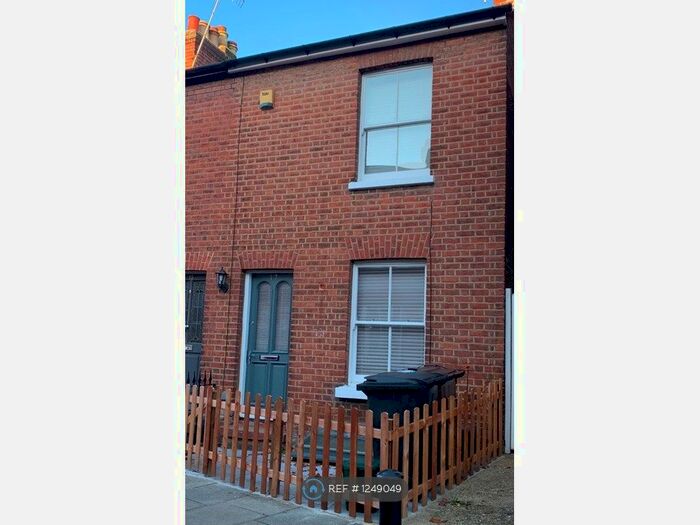 3 Bedroom Semi-Detached House To Rent In Church Street, St.Albans AL3